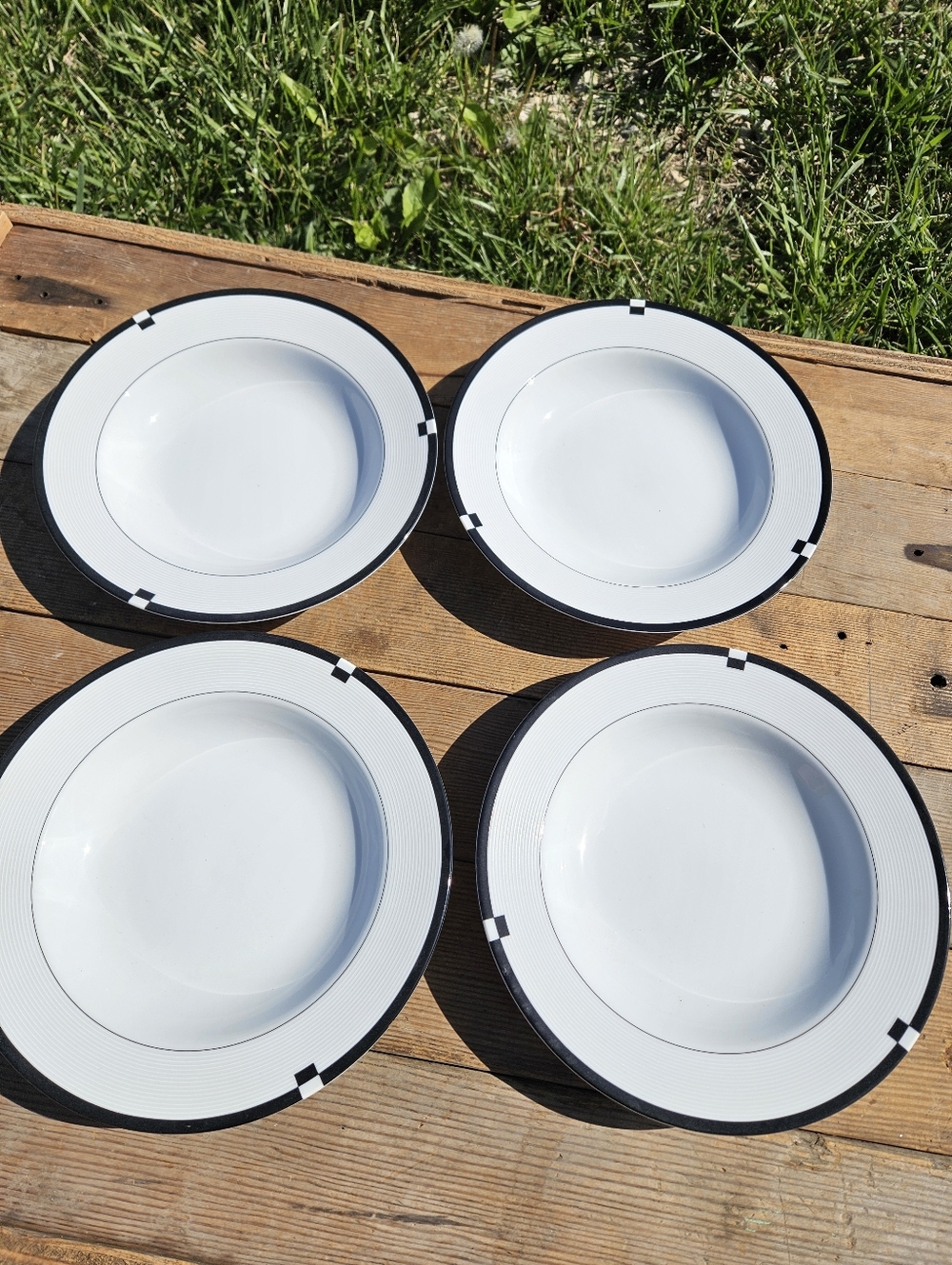 4 MIKASA #L5542 MIDNIGHT  Fine China  7.5" Bowl Set Of 4. Made In Japan.